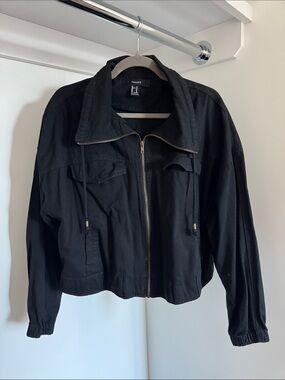 Forever 21 Black Cropped Zip-Up Bomber Jacket